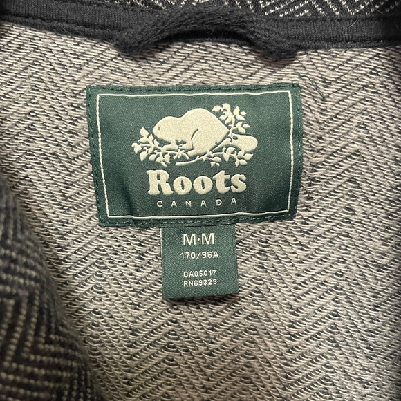 Roots lightweight jacket w/snaps, black/grey, size medium, excellent condition - Picture 2 of 6